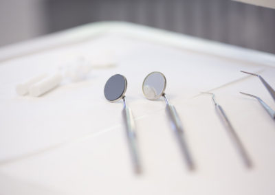 Arbeitsutensilien Dr. Pantas Düsseldorf